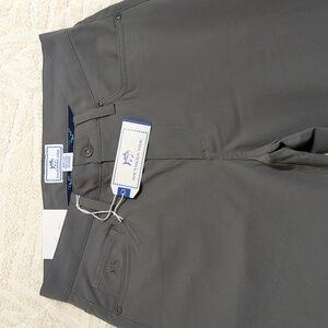 Men's Southern Tide dress/golf pants. Sz 28x34. Never worn. Gray.